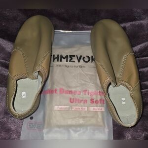 Beige Dance Shoes Size 13.5 With Tan Dance Tights Size 6-8 Years